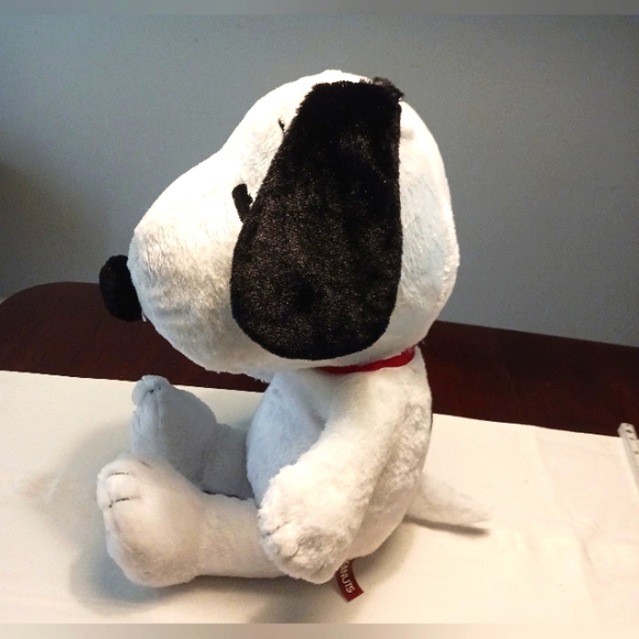 Peanuts Snoopy EUC Plush 20 inches makes sounds of kisses. Adorable and Soft - Picture 1 of 12